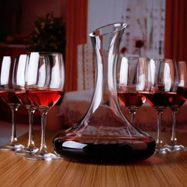 Verre et carafe à vin